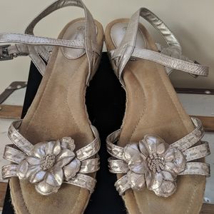 Cute leather gold low wedge sandal sz11